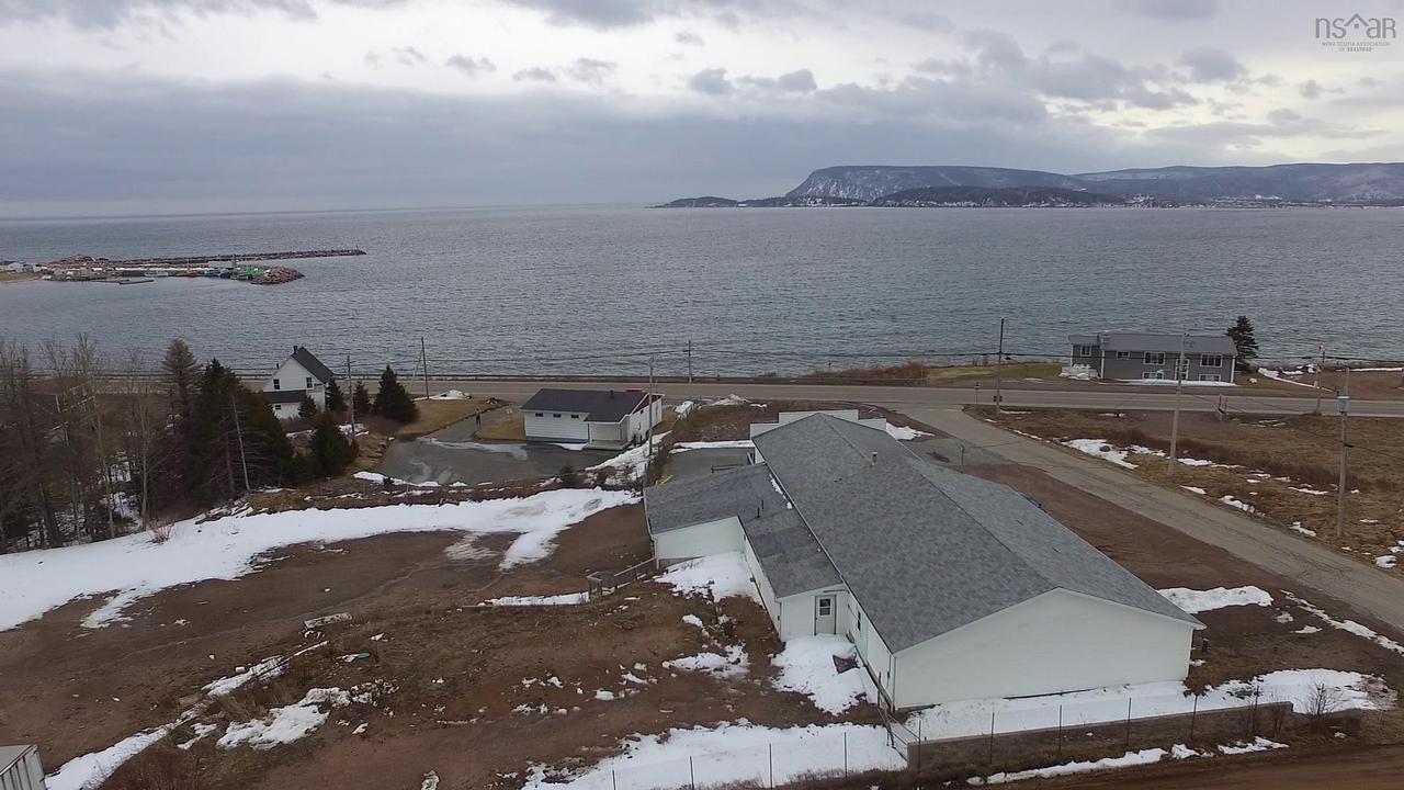 8 Bayview Road, Ingonish Beach, NS