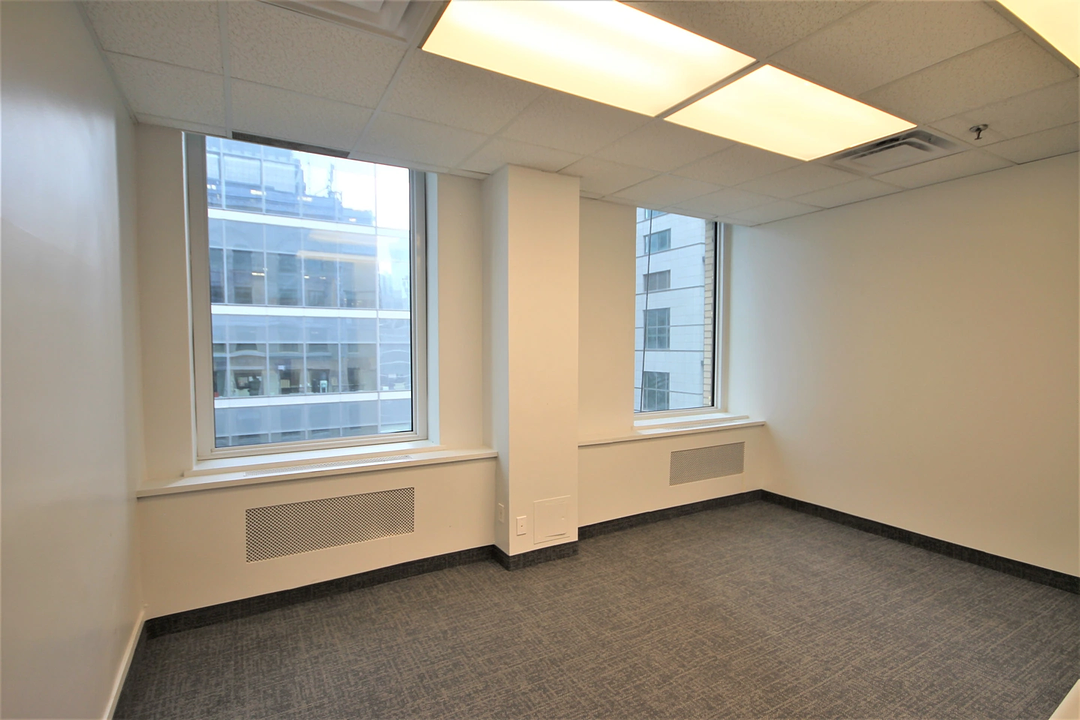 1304 - 330 Bay Street, Toronto, ON