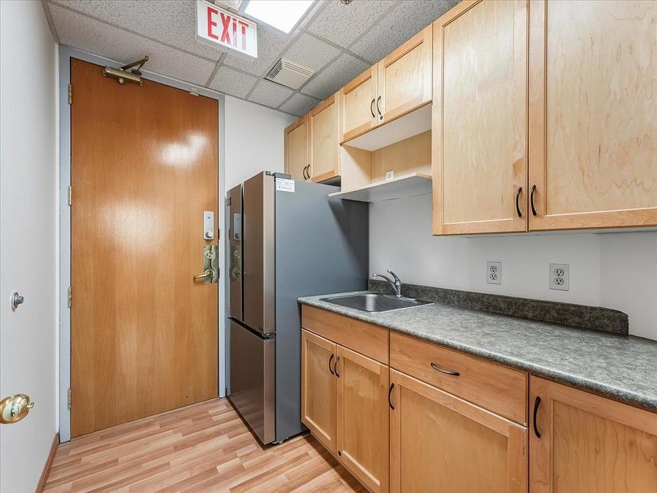 103/104 - 106-470 Kingsway, Vancouver, BC