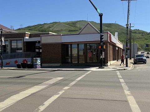 10037 100 Street, Peace River, AB