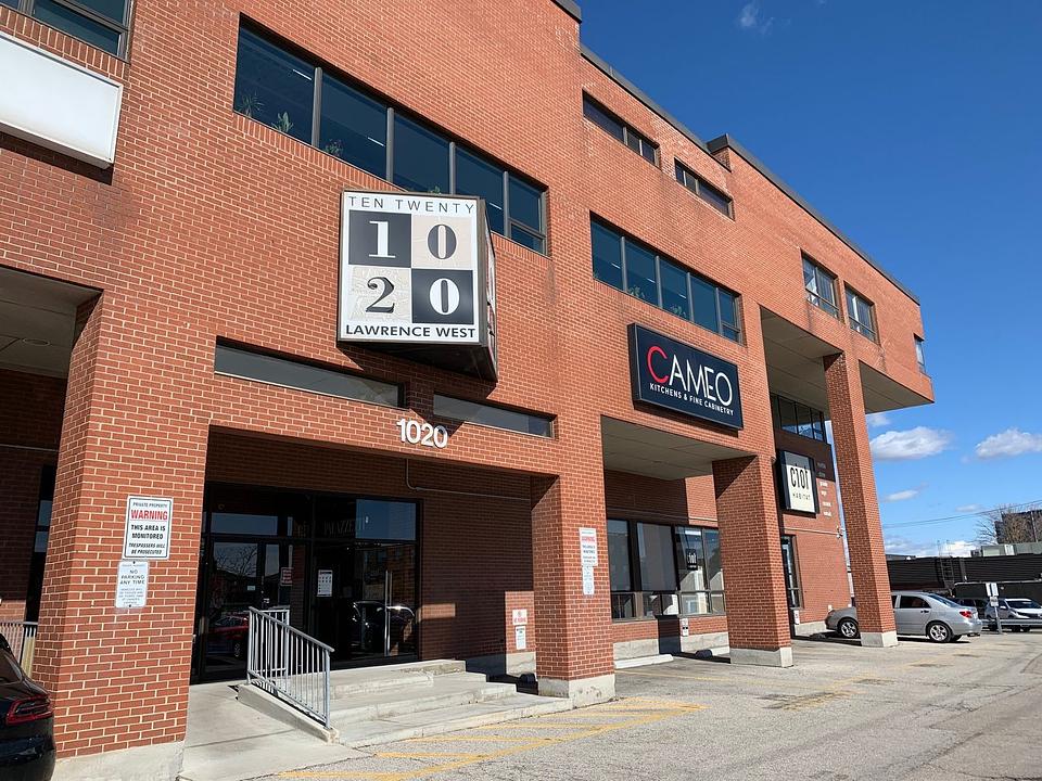 102 - 1020 Lawrence Avenue West, Toronto, ON