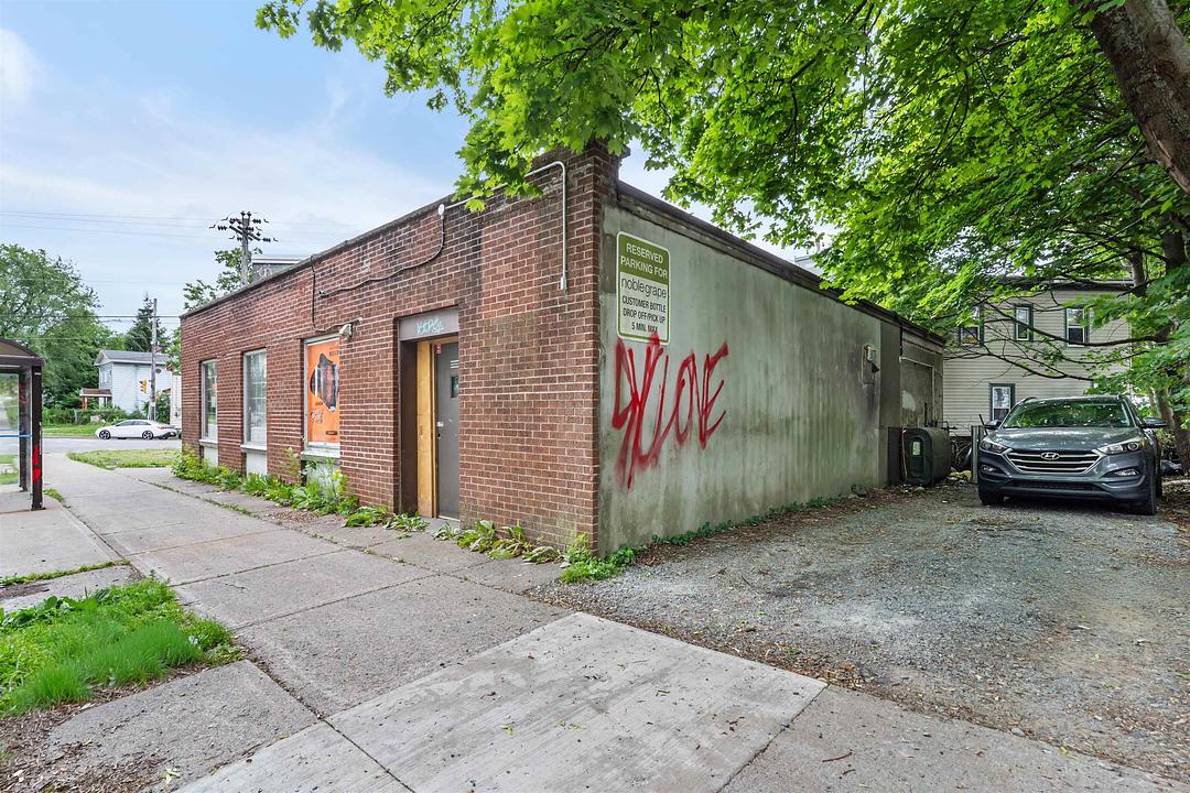 6105 Lady Hammond Road, Halifax, NS
