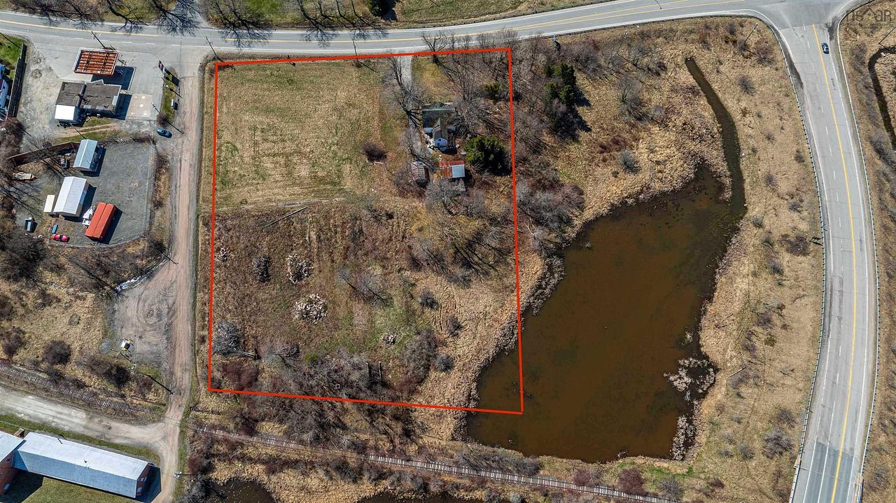 1981 Highway 1 Highway, Falmouth, NS