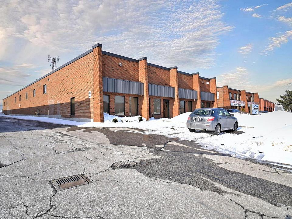 949 Kamato Rd, Mississauga, ON