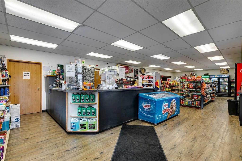 186007 Priddis Valley Road West, Priddis, AB