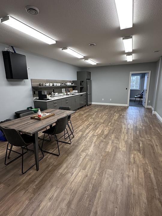 2570 King George Boulevard, Surrey, BC