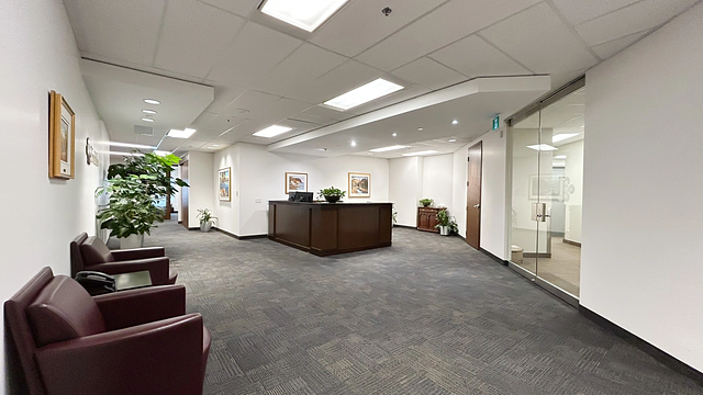 201 City Centre Drive, Mississauga, ON