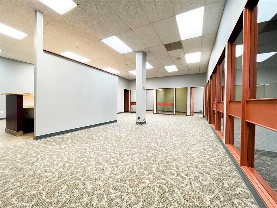 101 - 132 4 Avenue Southeast, Medicine Hat, AB