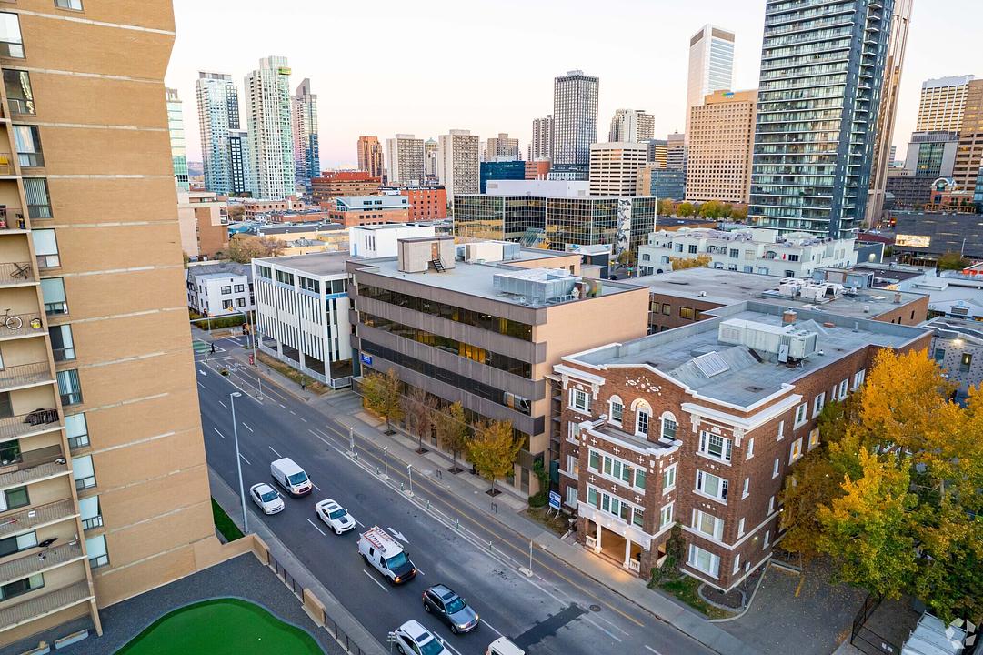 628 12 Ave SW, Calgary, AB