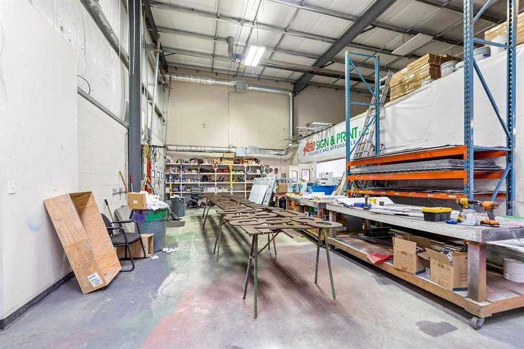 4852 50 Avenue Northeast, Calgary, AB
