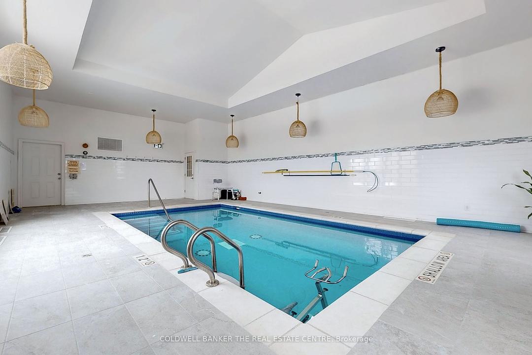 543 The Queensway South, Georgina, ON