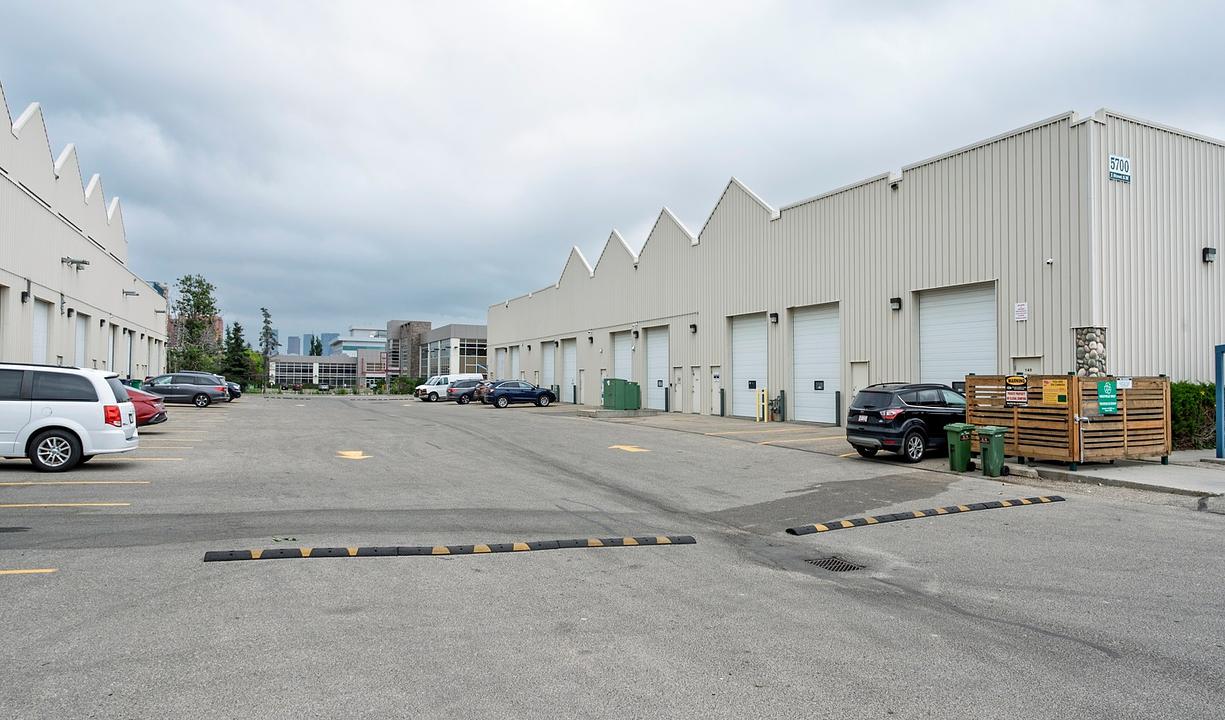 136 - 5700 1 Street Southwest, Calgary, AB