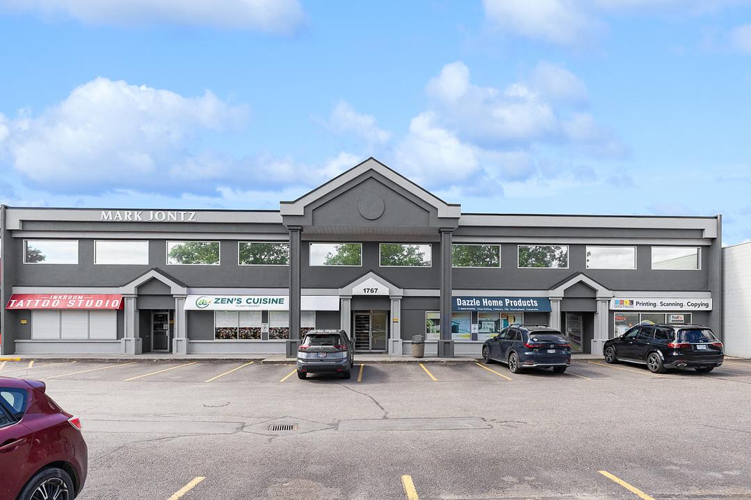 206-207 - 1767 Harvey Avenue, Kelowna, BC