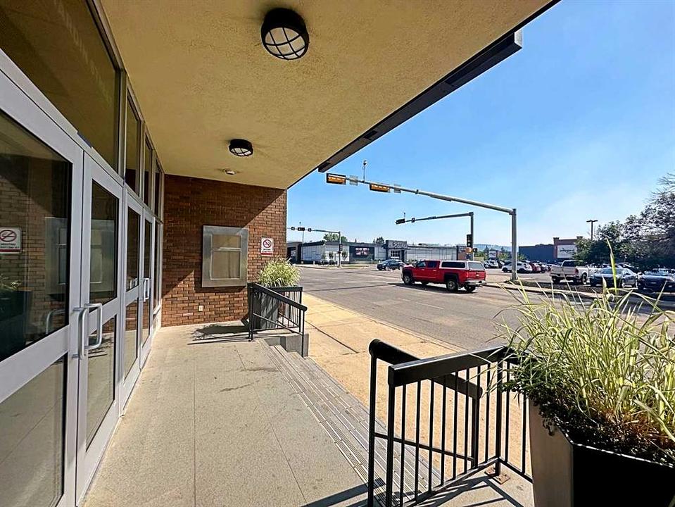 200 - 9816 Hardin Street, Fort McMurray, AB