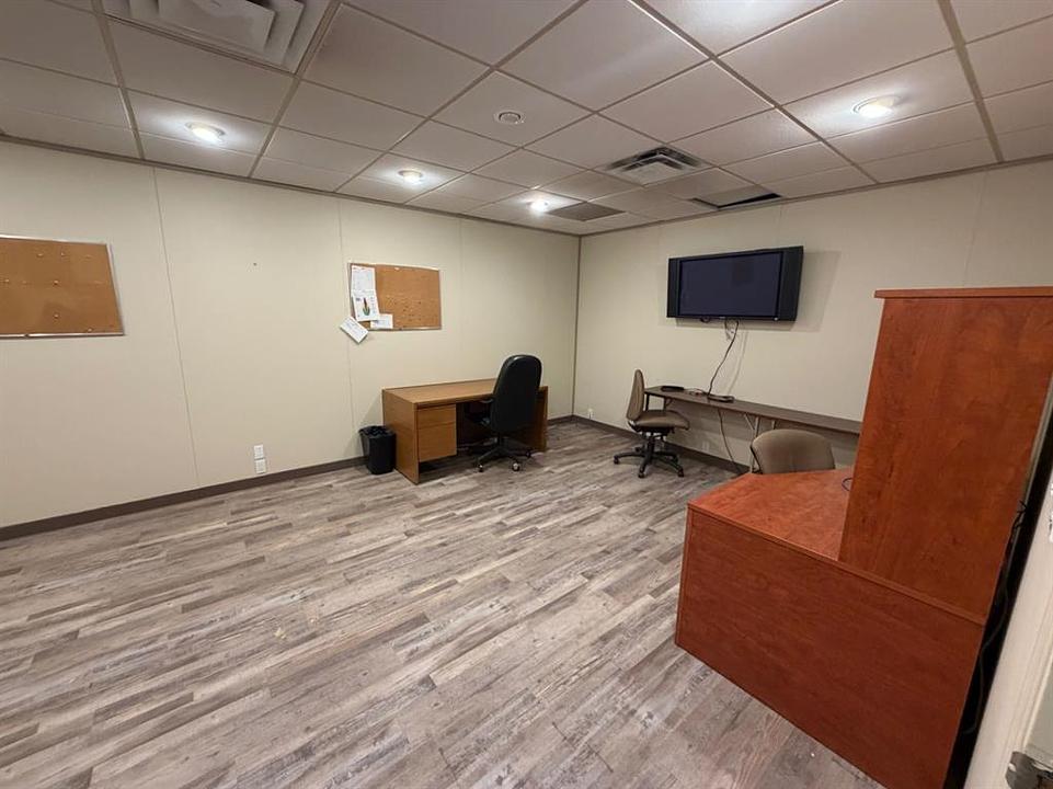 2J - 5026 50 Street, Lloydminster, AB