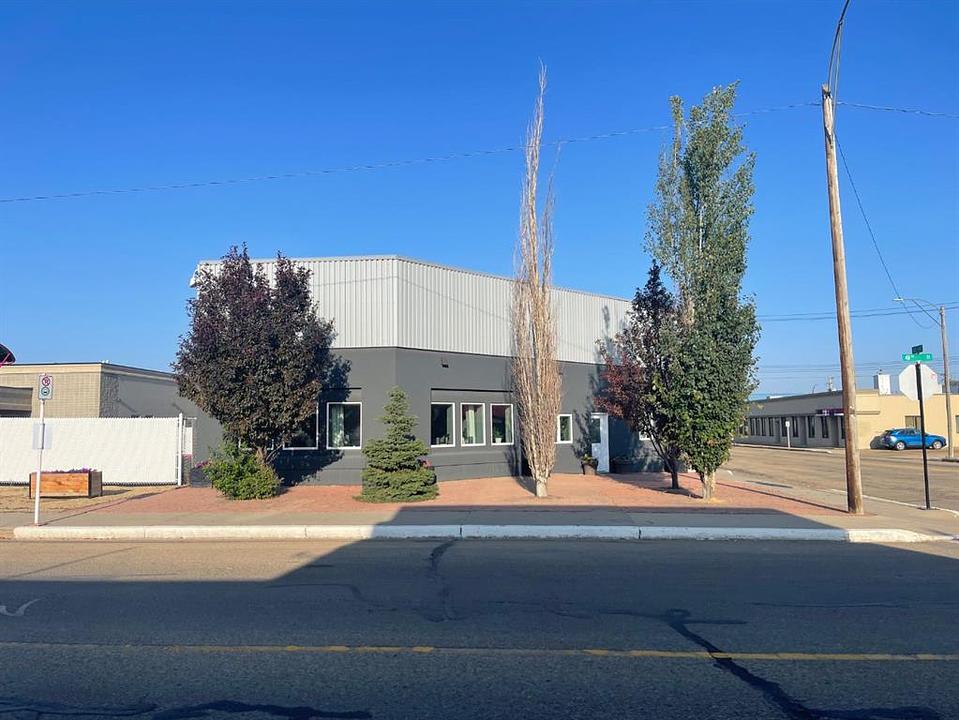 4803 50 Avenue, Camrose, AB