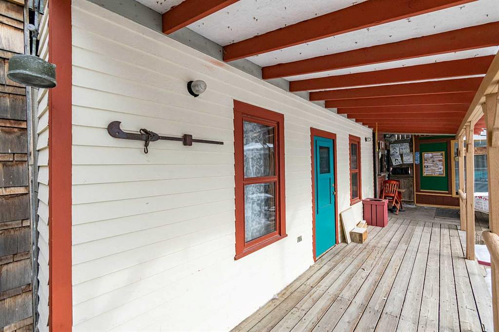 44 Main Street East, Big Valley, AB