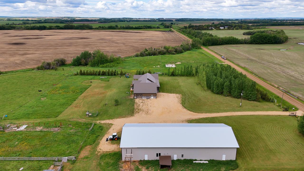 26517 Township Road 584, Pickardville, AB