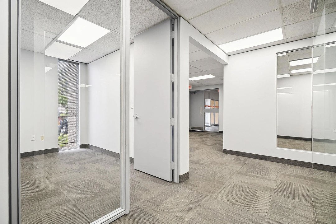 B01-1 - 845 Harrington Court, Burlington, ON