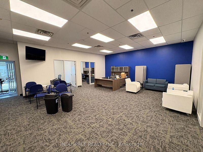 8 - 3620a Laird Road, Mississauga, ON