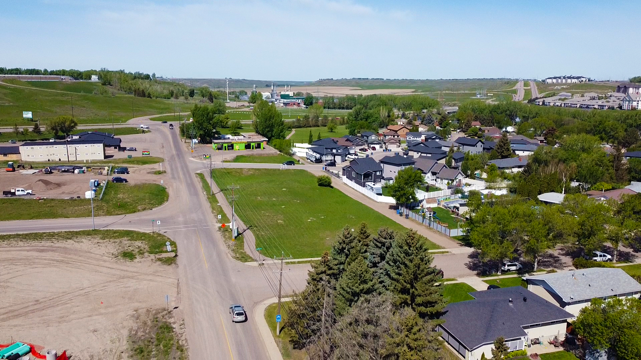 1064 1st Street SW, Medicine Hat, AB