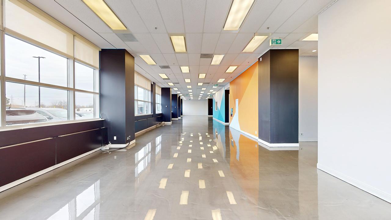 100 - 2680 Skymark Avenue, Mississauga, ON