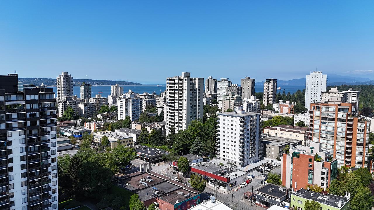 1725 Robson Street, Vancouver, BC