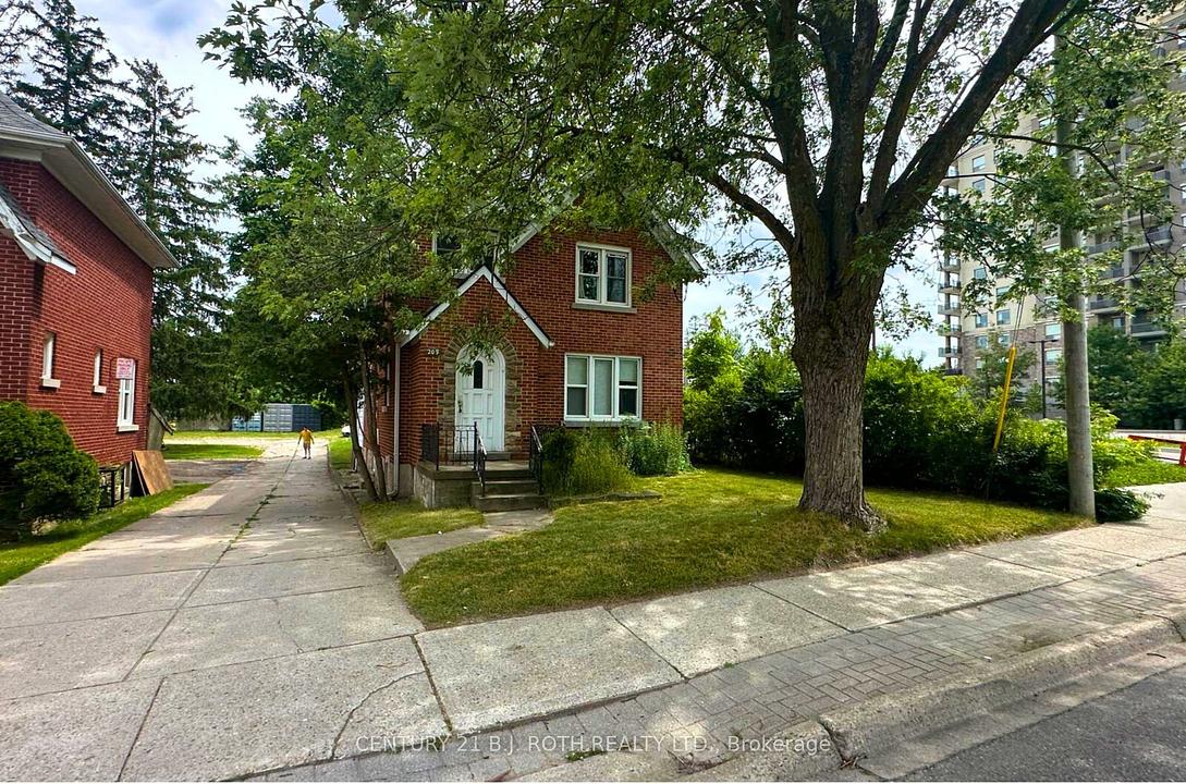 209 Erb Street West, Waterloo, ON
