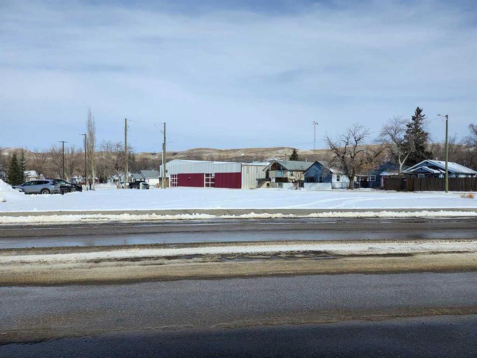 200 Railway Avenue East, Drumheller, AB