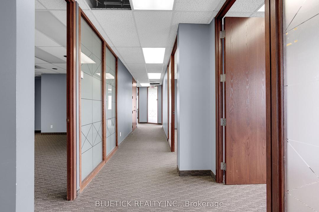 704 - 700 Dorval Drive, Oakville, ON