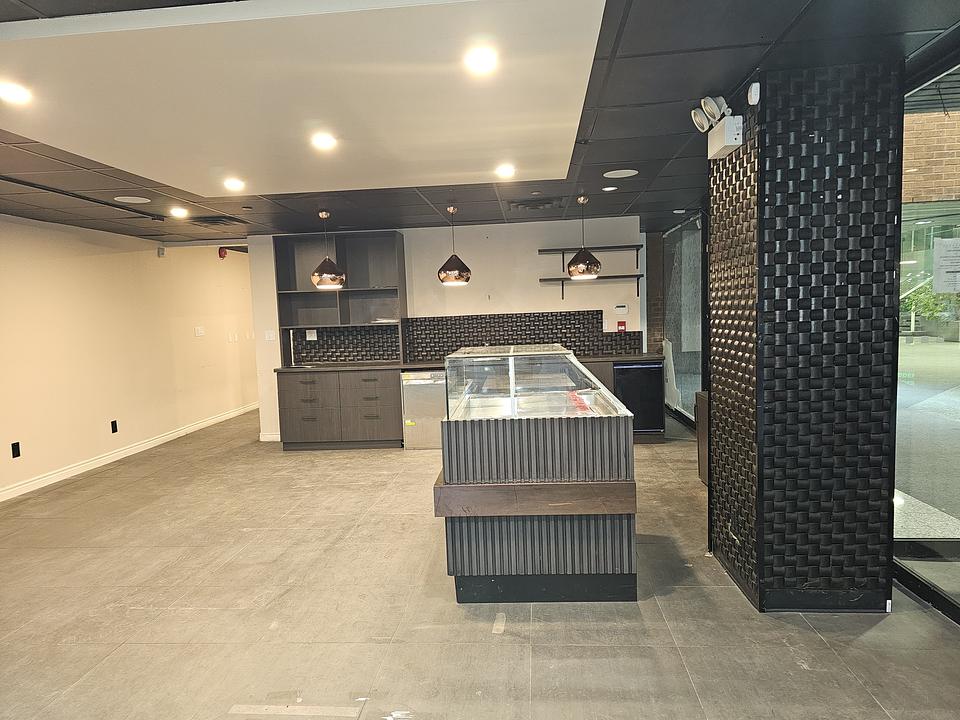M2 - 70 Yorkville Ave, Toronto, ON