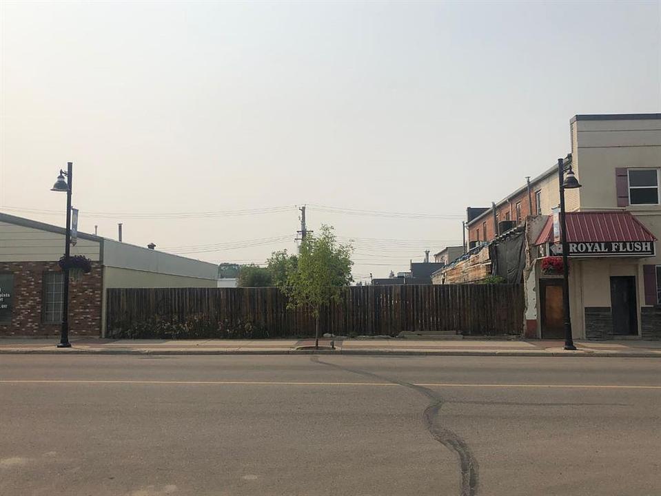 4912 50 Street, Ponoka, AB