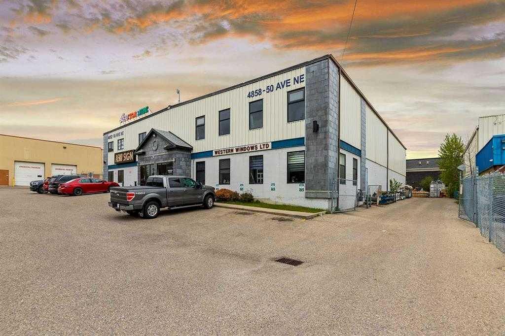 4852 50 Avenue Northeast, Calgary, AB