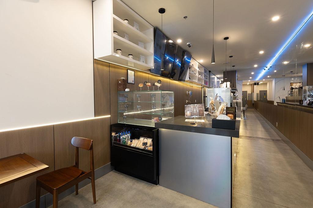 2815 West Broadway, Vancouver, BC
