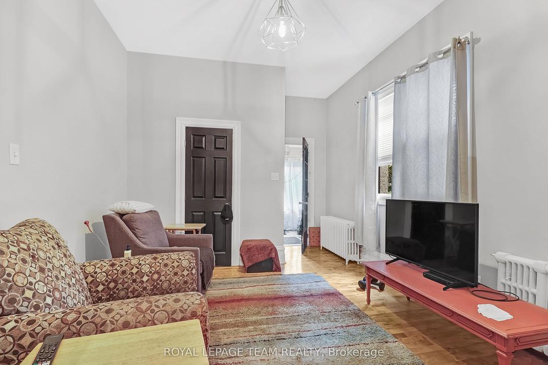 548 MacLaren Street, Ottawa, ON