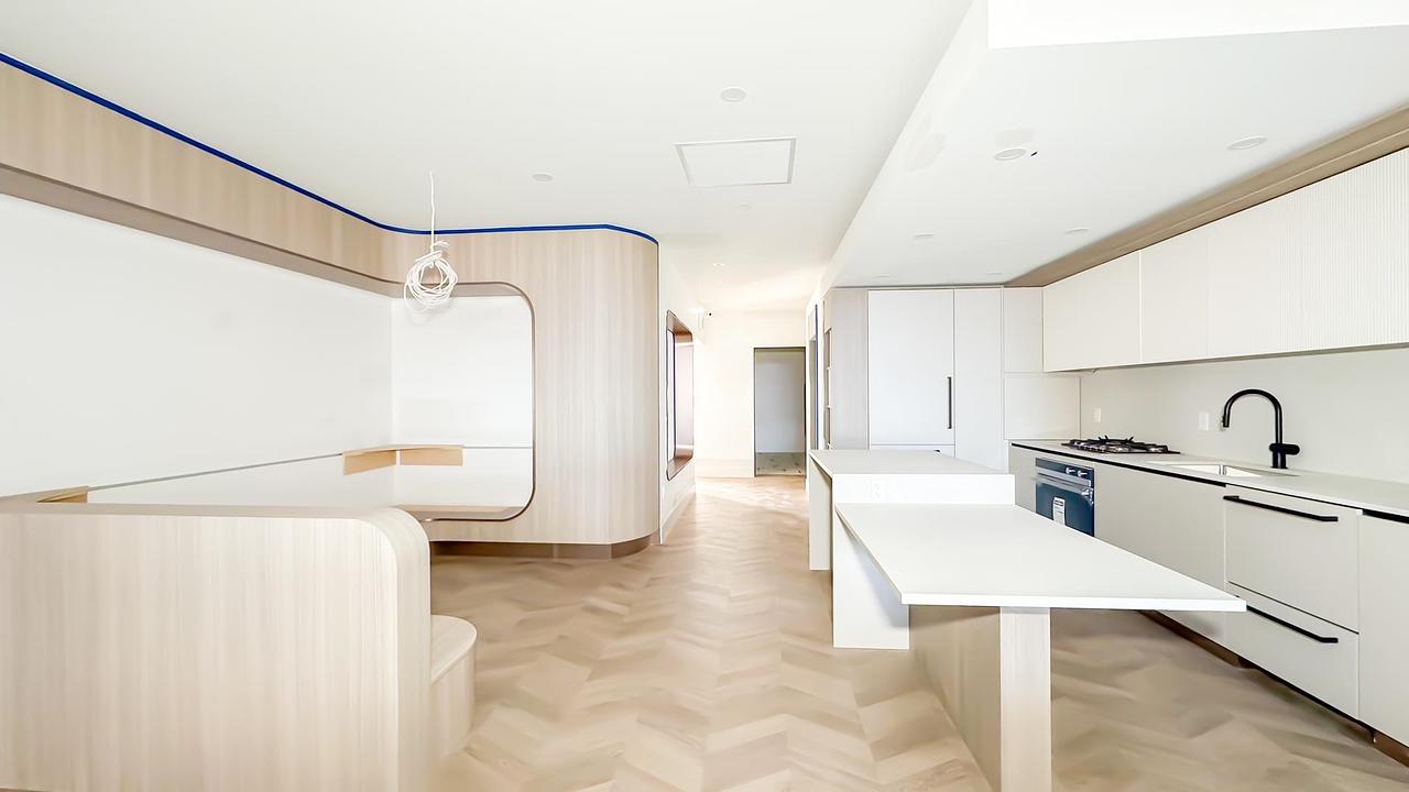 8273 Oak Street, Vancouver, BC