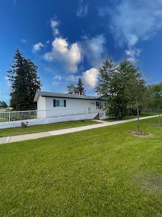 5302, 5304 & 5306 50 Avenue, Valleyview, AB