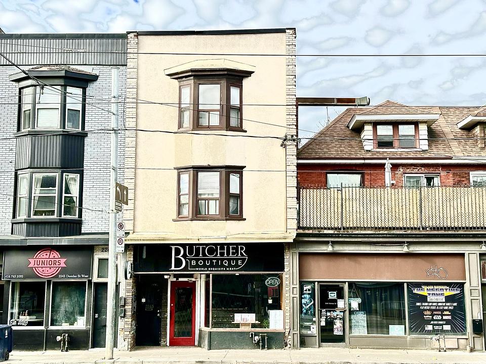 2245 Dundas Street West, Toronto, ON