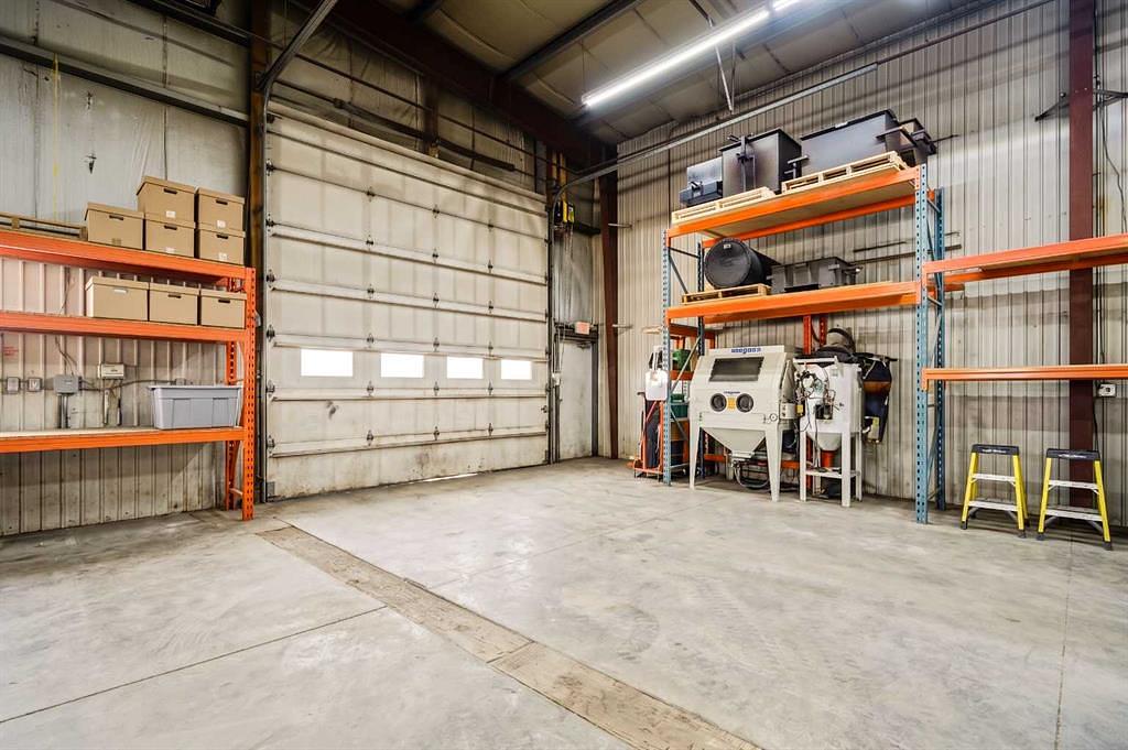 1020 Laut Avenue, Crossfield, AB