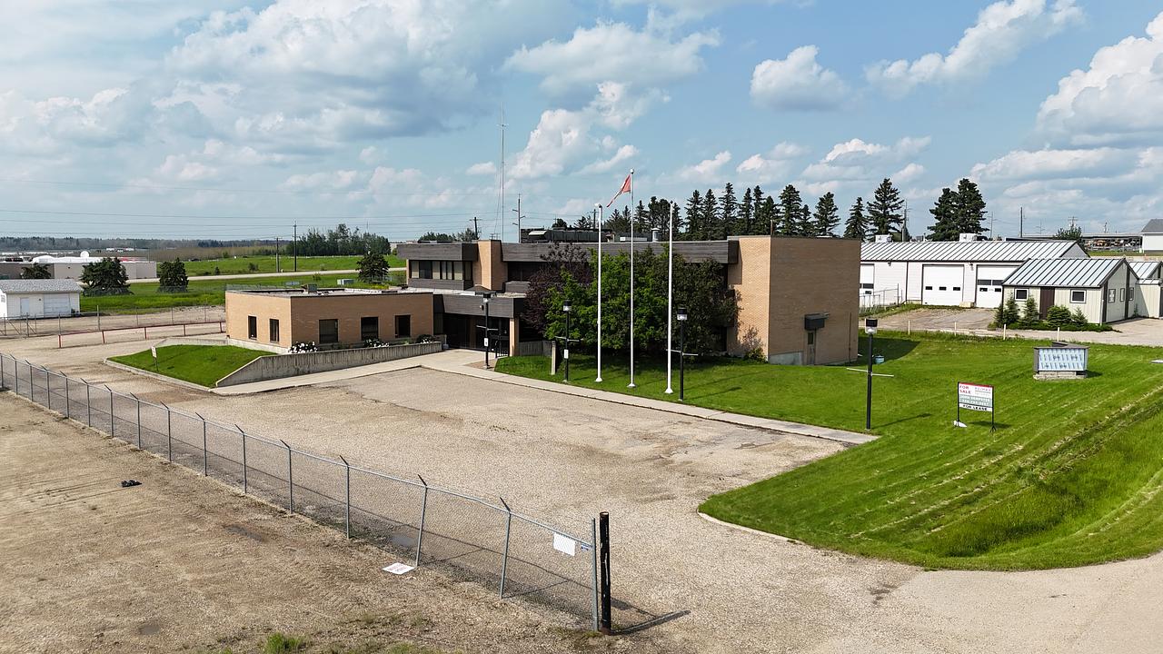 5516 Industrial Road, Rocky Rapids, AB