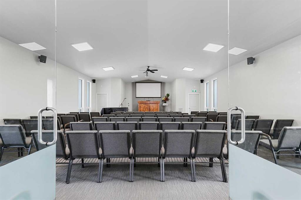 232 8A Street Northeast, Calgary, AB