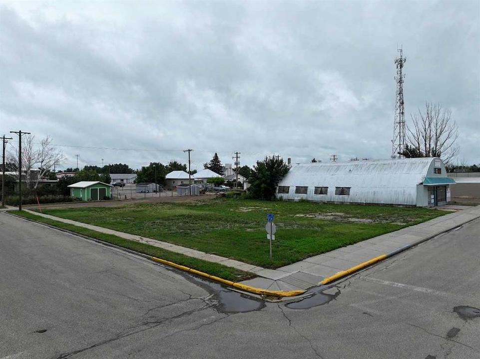 520 2 Avenue North, Vauxhall, AB
