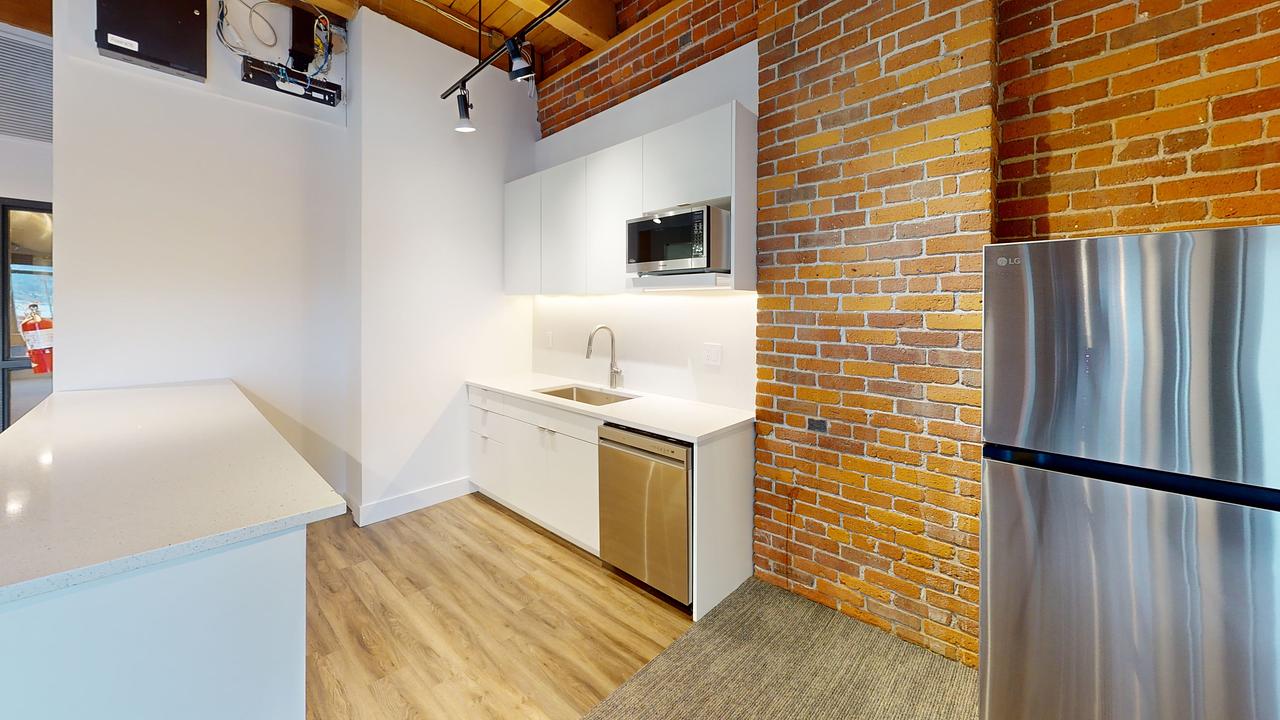 210 - 111 Water St, Vancouver, BC