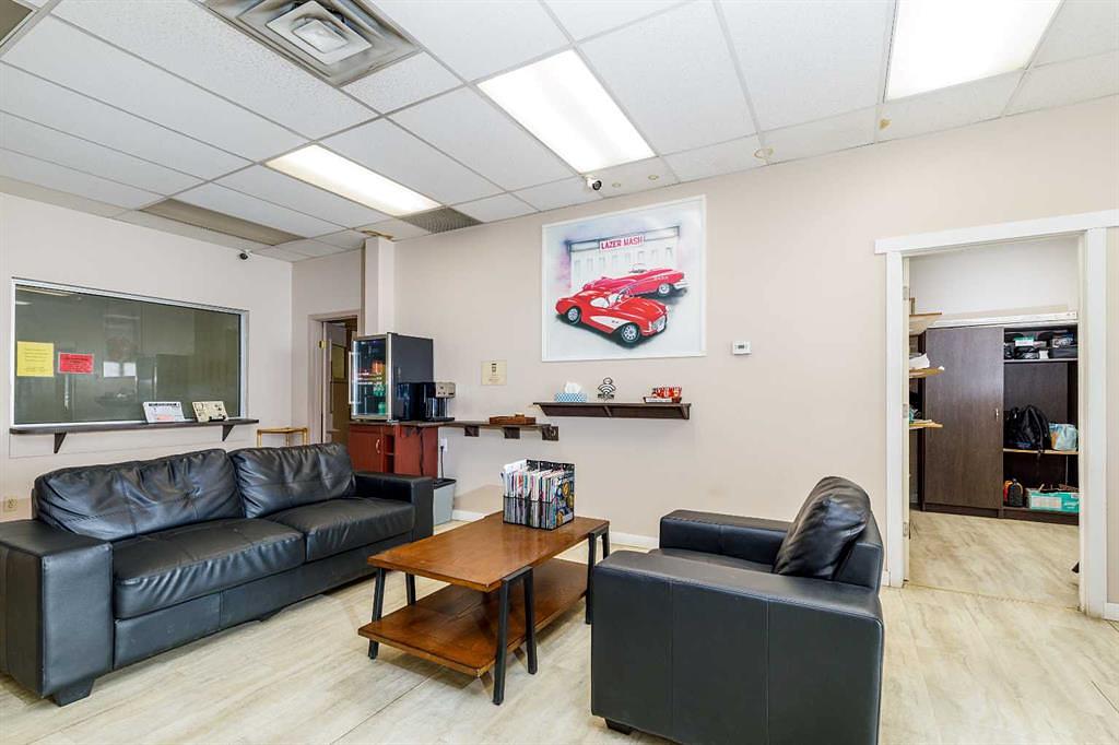 6104 67A Street, Red Deer, AB