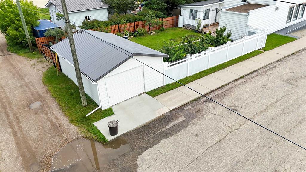 2124 20 Street, Delburne, AB