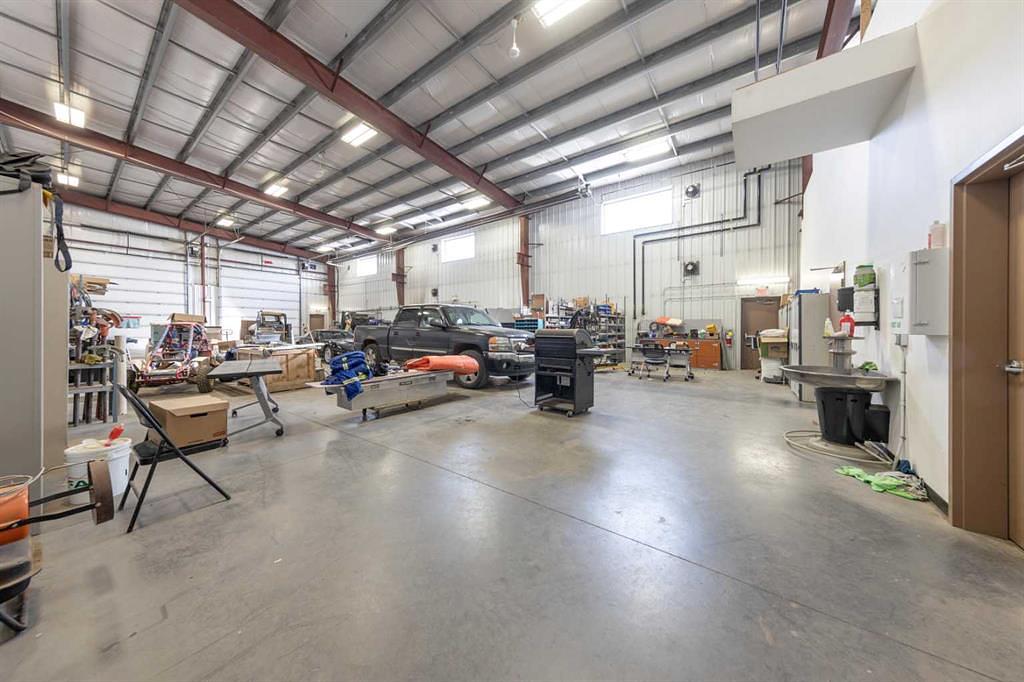 7156 56 Street, Lloydminster, AB