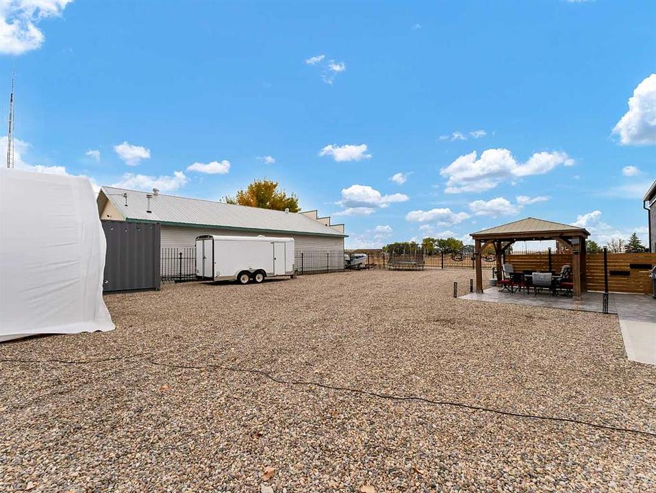 133 South Railway Avenue, Irvine, AB