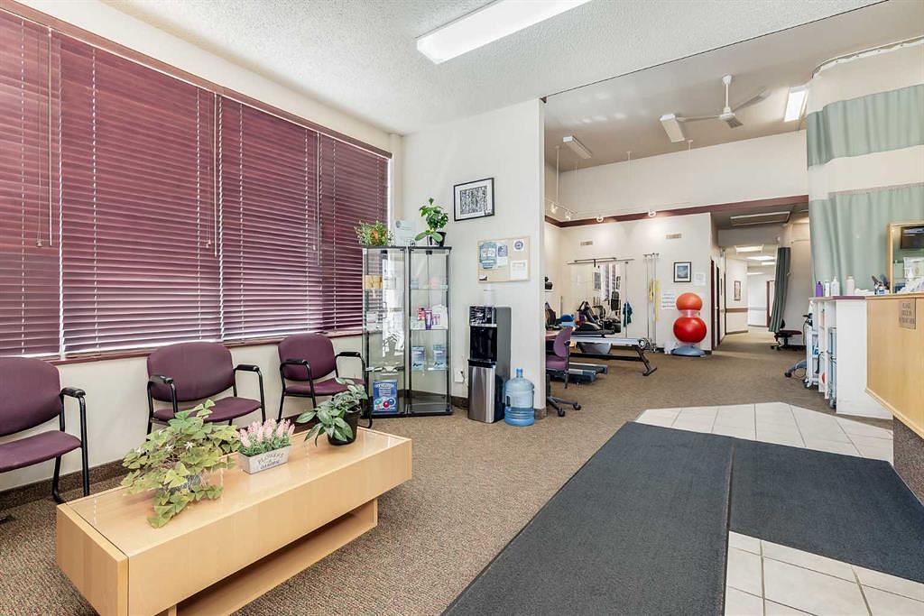 5120 50 Avenue, Olds, AB