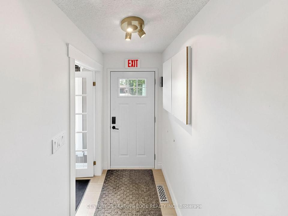 21 Metro Road South, Georgina, ON