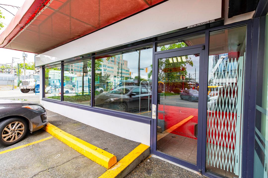 1402 West Broadway, Vancouver, BC